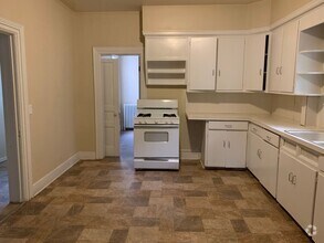 Building Photo - 415-417 Oak