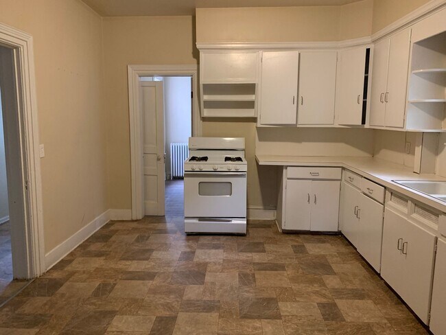 Primary Photo - 415-417 Oak