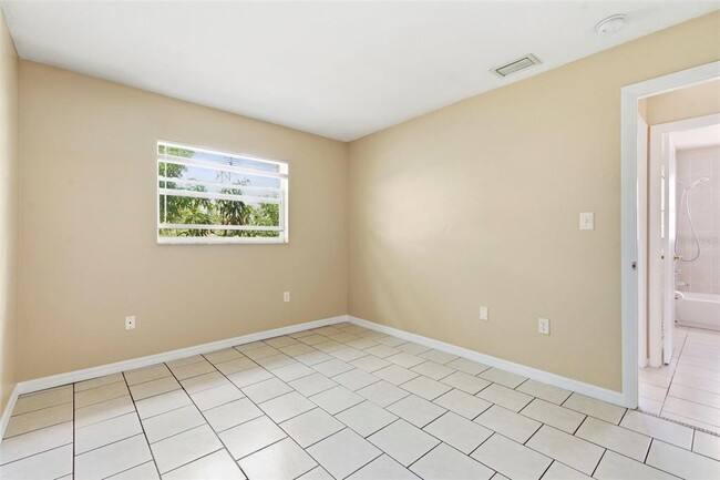 Building Photo - 3052 Park Ln