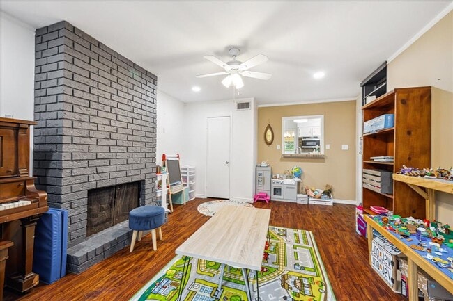 Building Photo - 5127 Mimosa Dr