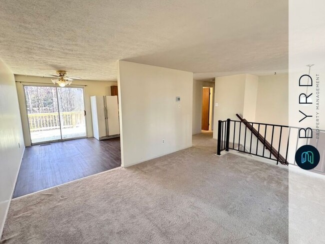 Building Photo - 2411 Carriage Creek Rd