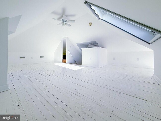 Building Photo - 209 W Madison Ave