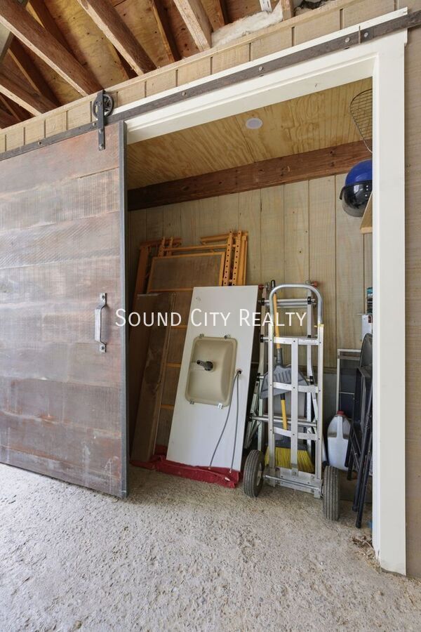 Building Photo - 113 Neese Dr