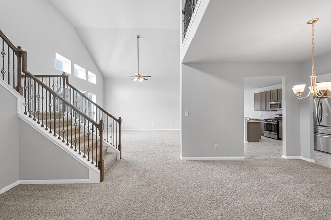 Building Photo - 5462 Grand View Dr