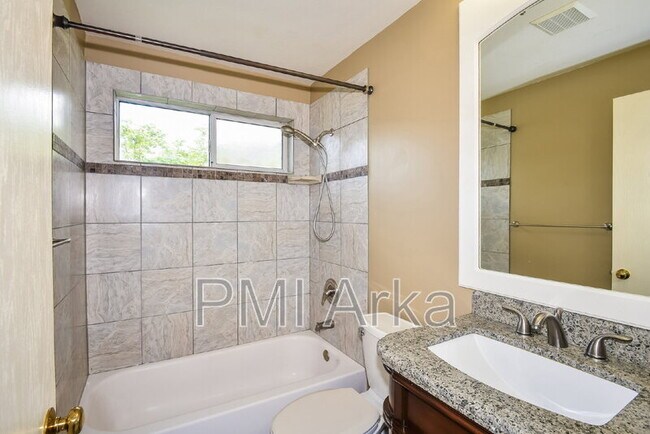Building Photo - 24809 SE 37th Pl