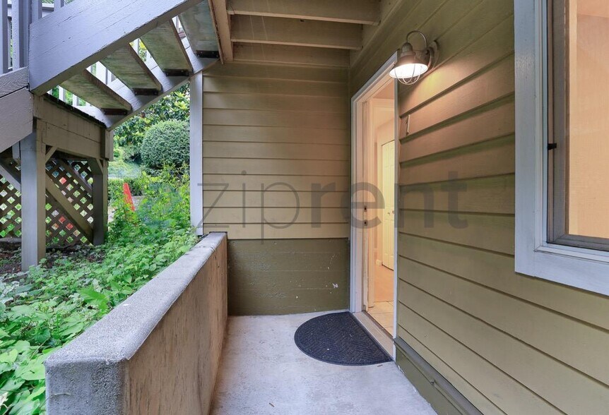 Building Photo - Unit 1