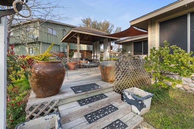 Building Photo - 308 Indian Shore