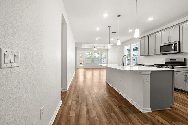 Building Photo - 14368 Cedar Shadow Dr