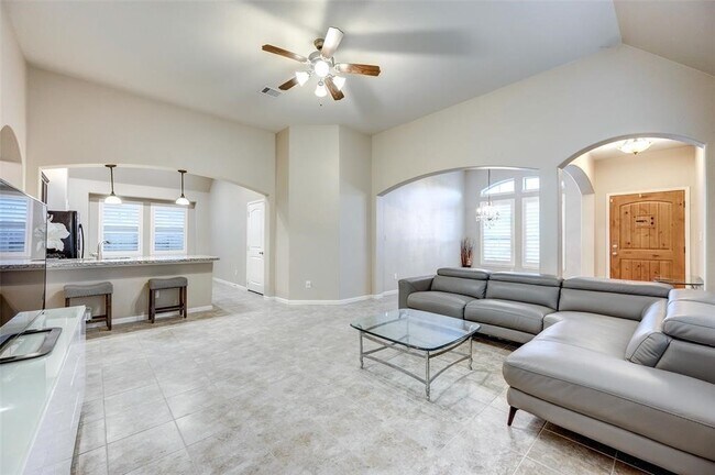 Building Photo - 23831 Villa Lisa Dr