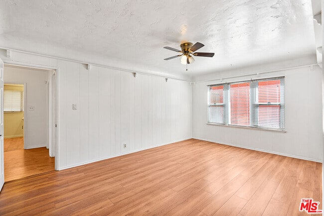 Building Photo - 6086 Saturn St