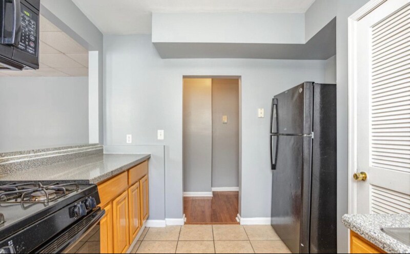 Building Photo - 4002 Oakford Ave