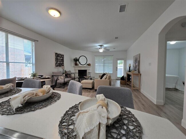 Building Photo - 303 Arrowhead Trail