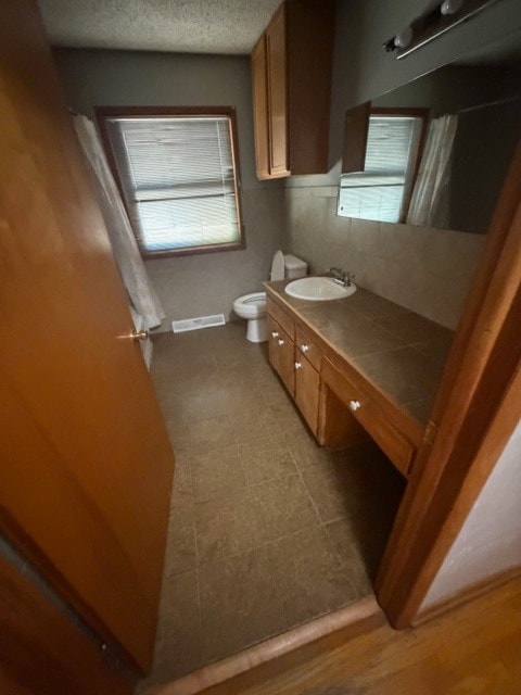 Building Photo - 720 N Crestline St