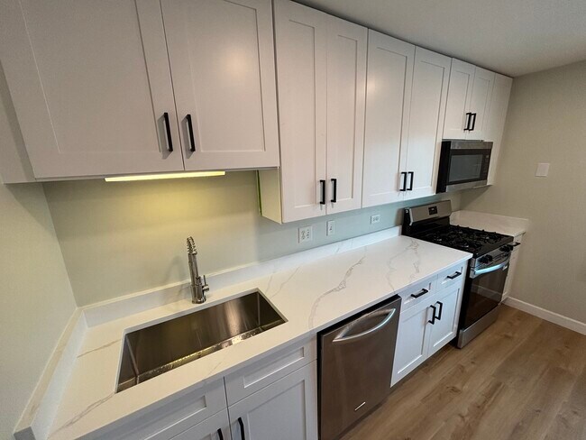 Building Photo - 2114 Southwind Cir