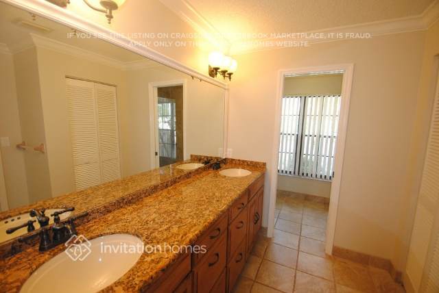 Building Photo - 4411 NW 73rd Way