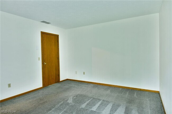 Building Photo - 2237 Cadwallader Sonk Rd