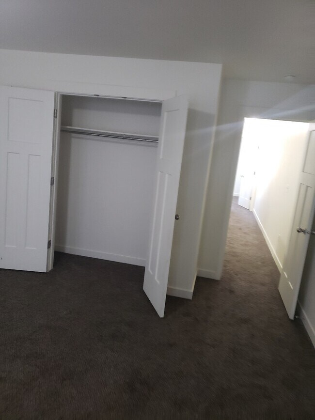 Building Photo - 67 East 700 North, Unit 73 Private Bed 1