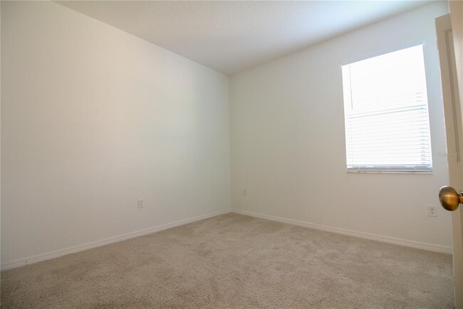 Building Photo - 6524 Great Bear Dr