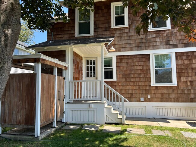 Building Photo - 32 Highland Terrace