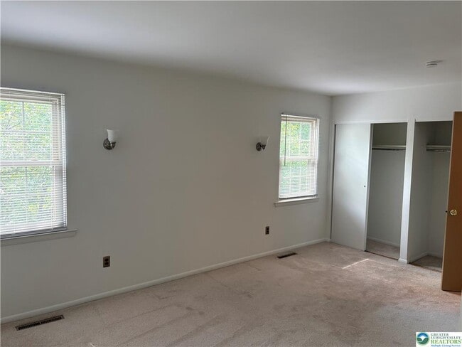 Building Photo - 167 Sunshine Dr