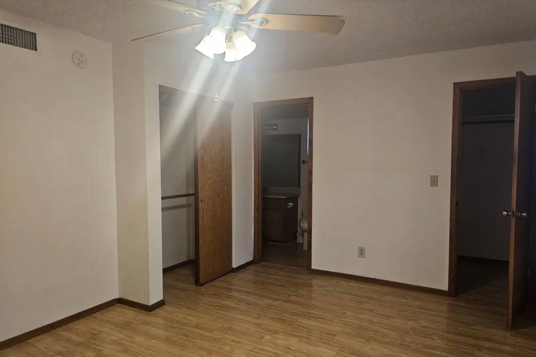 Building Photo - 3247 Chanute Pl