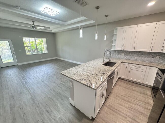 Building Photo - 98 Wheatfield Dr