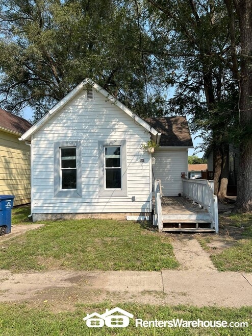 Building Photo - 905 SE 9th St
