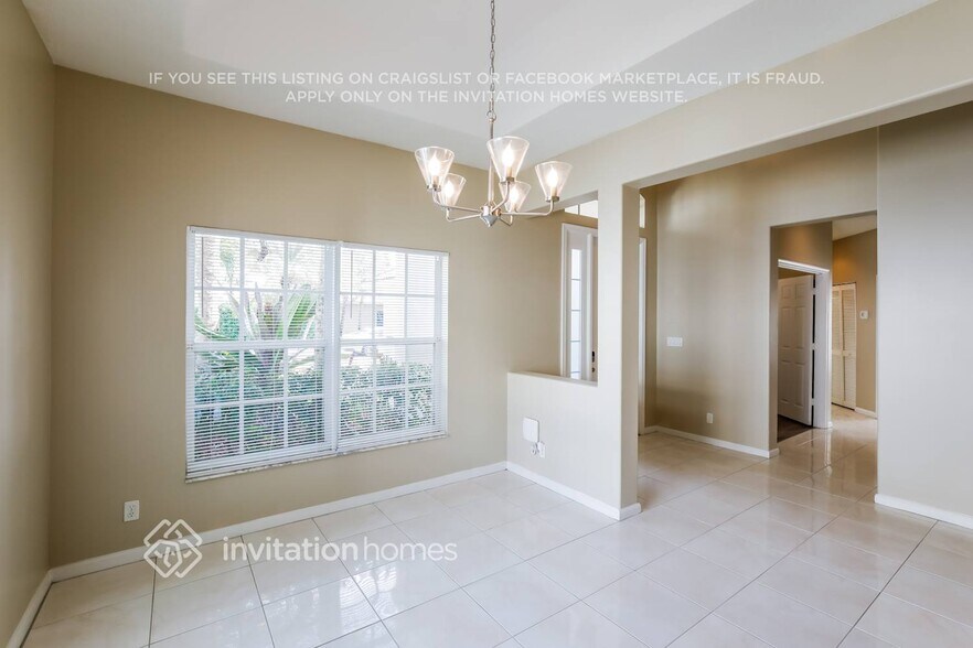 Building Photo - 6625 NW 113th Way