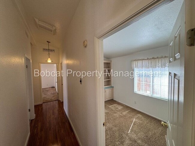 Building Photo - 1129 Gambrel Dr