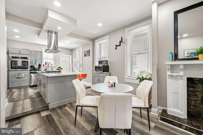 Building Photo - 930 N 30th St