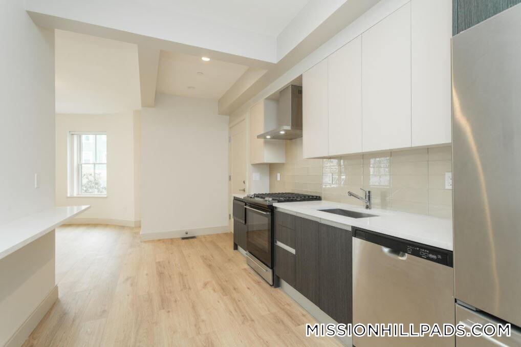 Building Photo - 178 St Alphonsus St