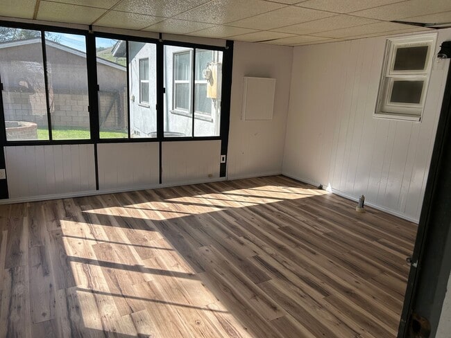 Building Photo - Charming Home with Sunroom & Spacious Backyard in Glendora