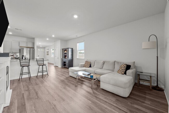 Building Photo - Home in Surf City