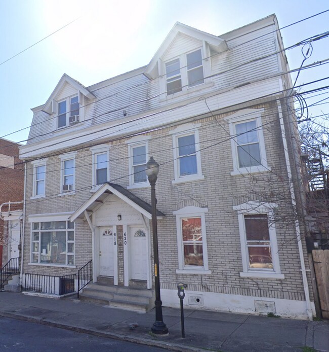 Primary Photo - 620 W Chew St
