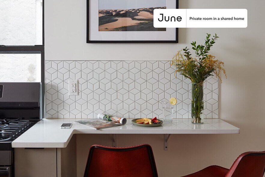 Building Photo - Absolutely ROOM at The Cornelia House