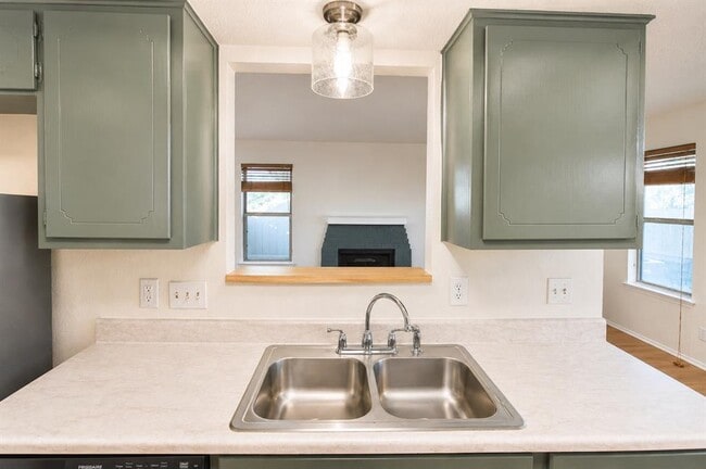 Building Photo - 8807 Springmail Cir