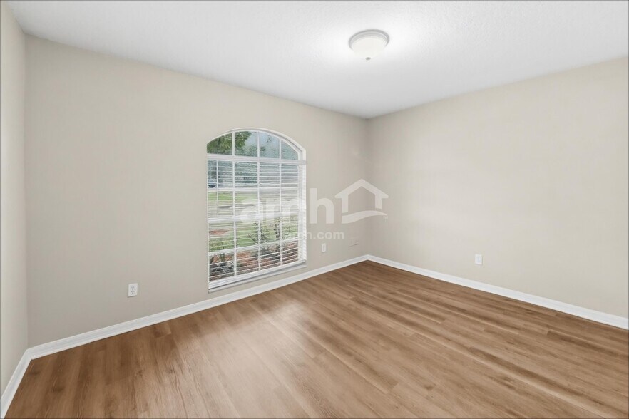 Building Photo - 24540 Laurel Ridge Dr