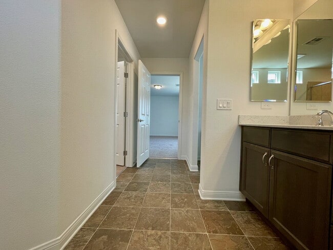 Building Photo - BEAUTIFUL 5 BED 3.5 BATH 3 FLOORS 2 CAR GARAGE SINGLE FAMILY HOME W/ LARGE LOFT & BACKYARD FOR RENT!