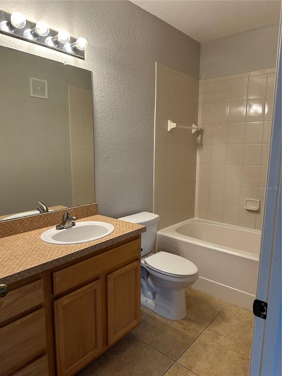 Building Photo - 10201 Courtney Palms Blvd