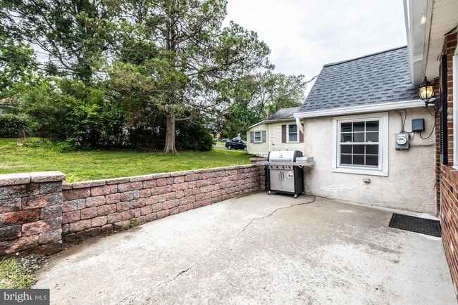 Building Photo - 405 Edgewood Ave