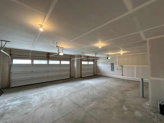 Building Photo - Brand New Hayden North Home