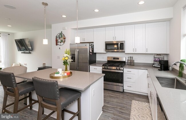 Building Photo - 3123 Beachview Ln