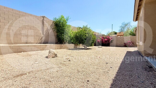 Building Photo - 2516 W Amber Sun Dr