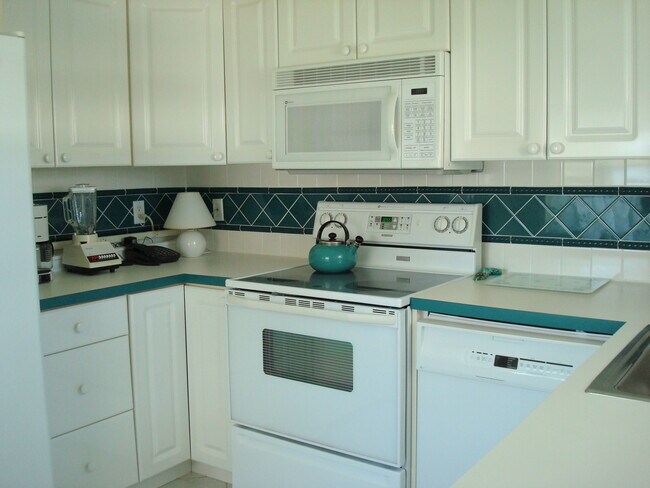 Building Photo - 52 Yacht Club Dr