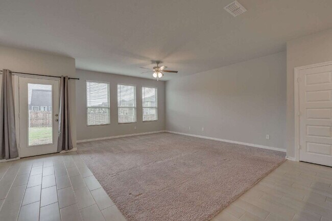 Building Photo - Charming 4-Bedroom Home in Eagle Mountain-...