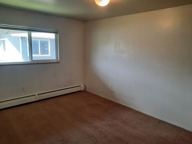 Building Photo - 2 bedroom near downtown Golden | Lots of natural light | Deck