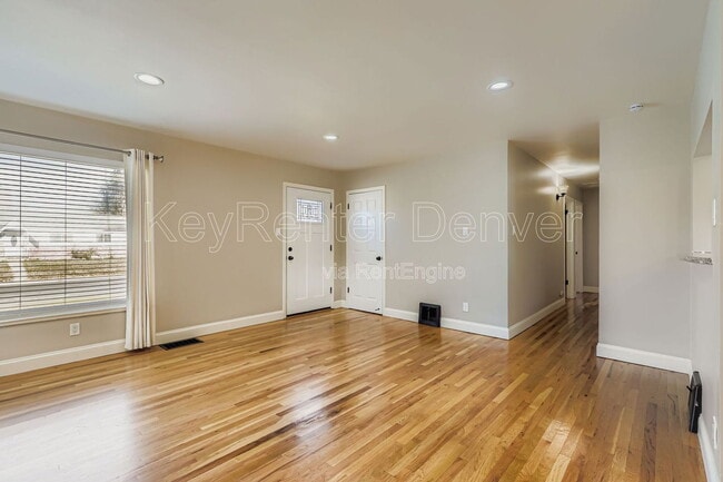 Building Photo - 4350 E Utah Pl