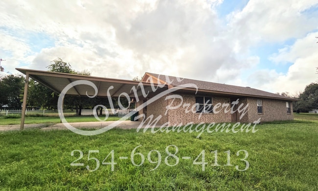Primary Photo - Charming 3-Bed, 2-Bath Country Home in Kem...