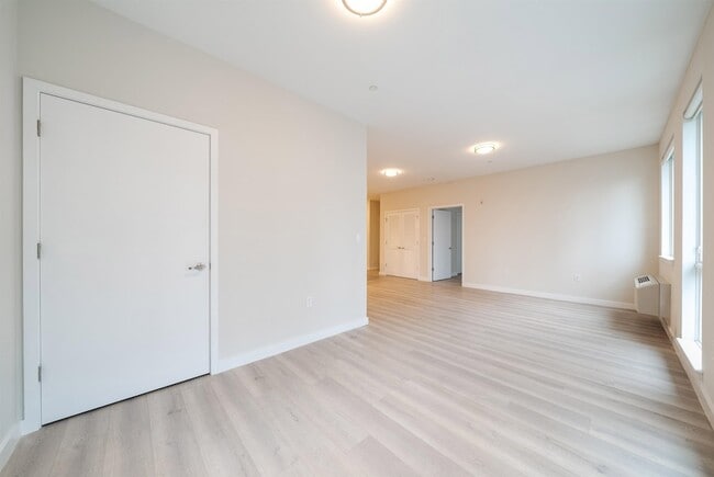 Building Photo - 16 Bennett St