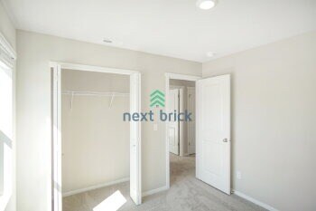 Building Photo - 4 Bed and 2.5 Bath Single-family Home Available for Rent!